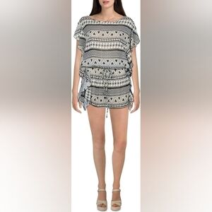 Jessica Simpson Black and Cream Geometric Blouse